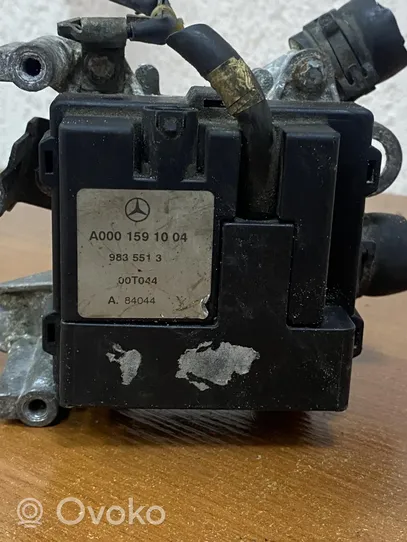 Mercedes-Benz E W210 Vandens pompa A6111500004