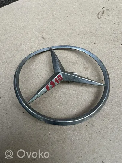 Mercedes-Benz E W210 Logo, emblème, badge 2107580058