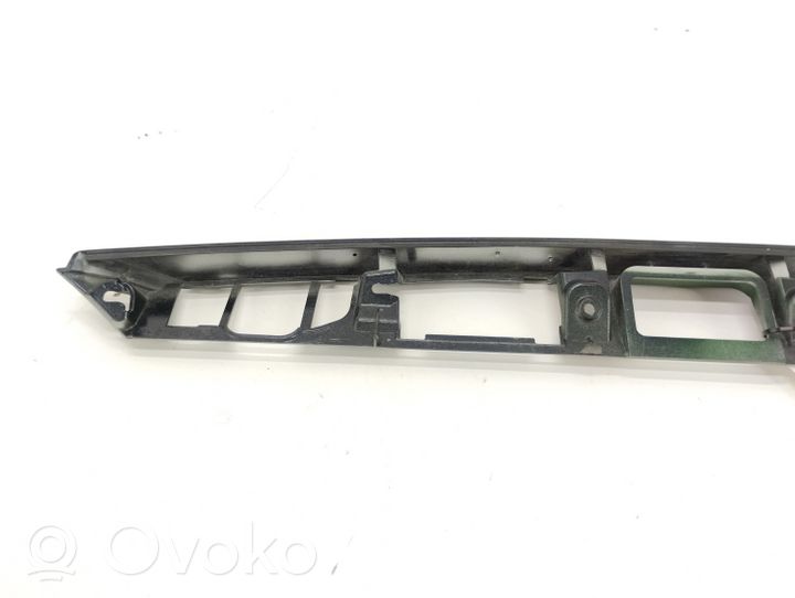 Toyota Camry VIII XV70  Takaluukun koristelista 7680133660