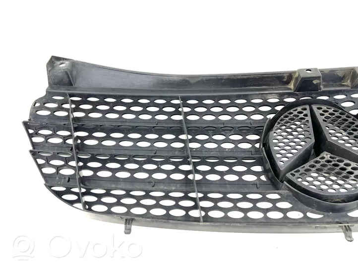 Mercedes-Benz Vito Viano W639 Maskownica / Grill / Atrapa górna chłodnicy A6398800185