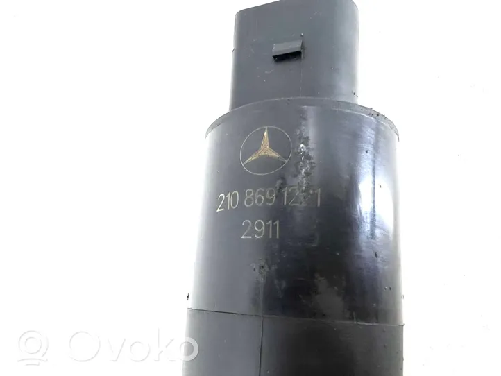 Mercedes-Benz C W204 Pompa spryskiwacza lampy przedniej 2108691221