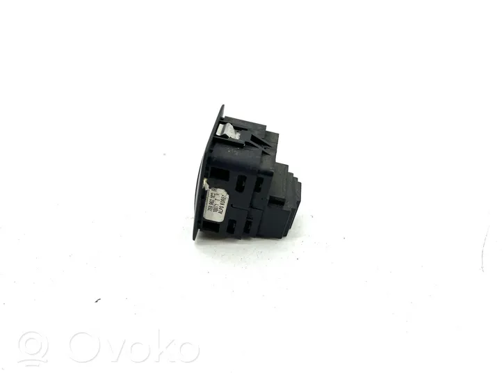 Volkswagen Transporter - Caravelle T5 Alarm switch 7E0962109