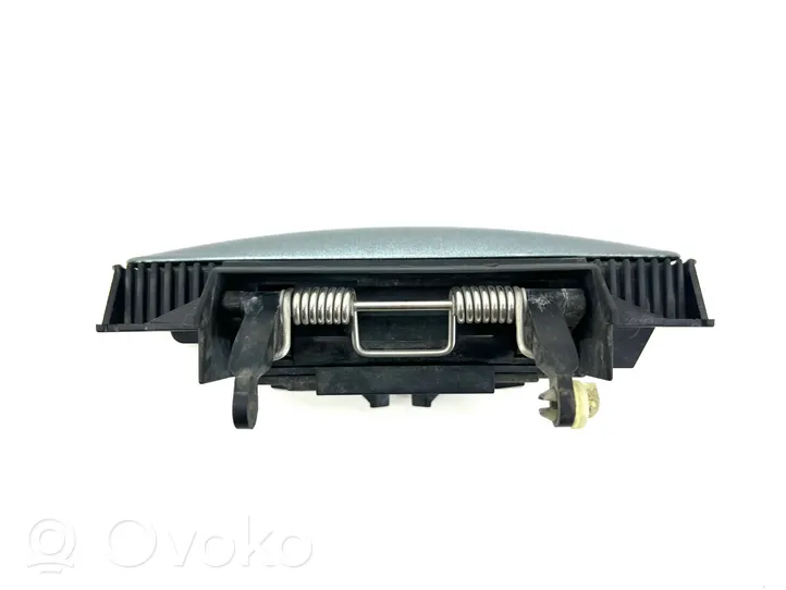 Audi A3 S3 A3 Sportback 8P Klamka zewnętrzna drzwi przednich 4B0839885