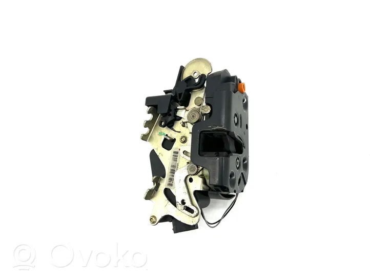 Mercedes-Benz Vito Viano W639 Serrure de porte coulissante A6397300535