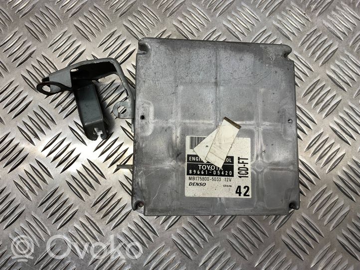 Toyota Avensis T220 Sterownik / Moduł ECU 8966105420