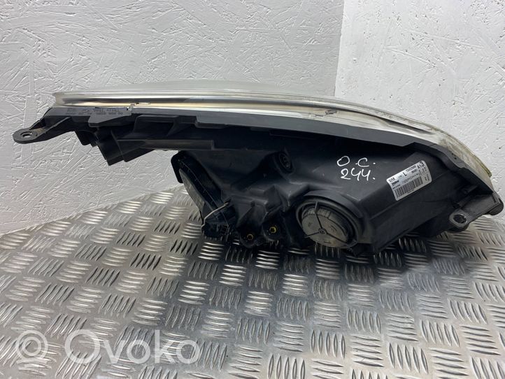 Opel Corsa D Priekinis žibintas 13432889