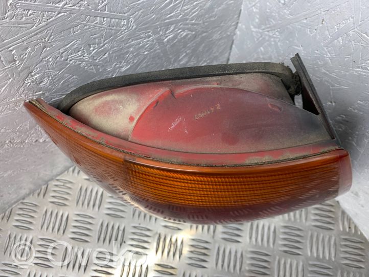 Audi A4 S4 B5 8D Lampa tylna 241897