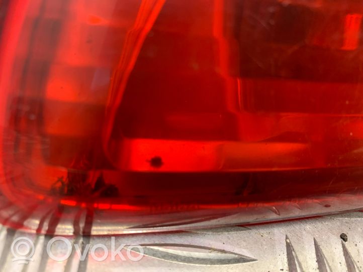 Toyota Avensis T220 Tailgate rear/tail lights 89022025