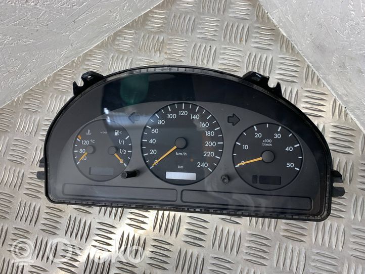 Mercedes-Benz ML W163 Speedometer (instrument cluster) A1635404011