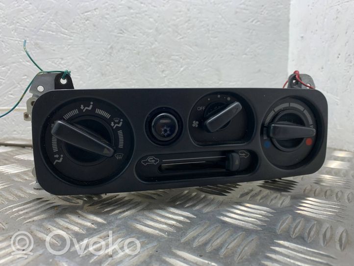 Mitsubishi Pajero Sport I Panel klimatyzacji MR360556