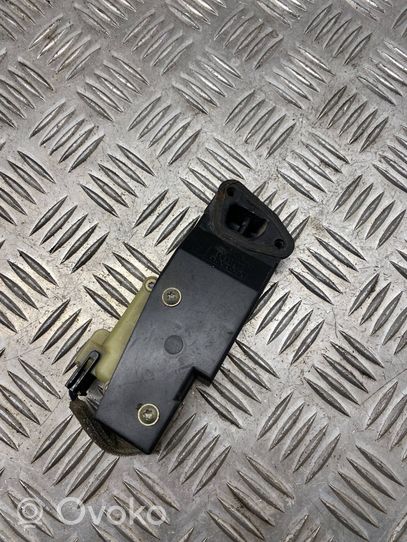 Volvo V70 Serratura del tappo del serbatoio del carburante 30716837