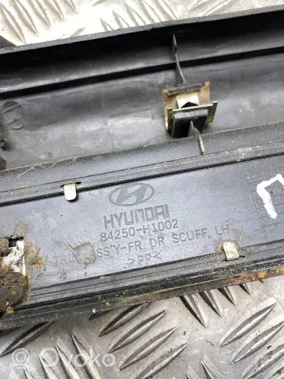 Hyundai Terracan Etuoven kynnyksen suojalista 84250H1002