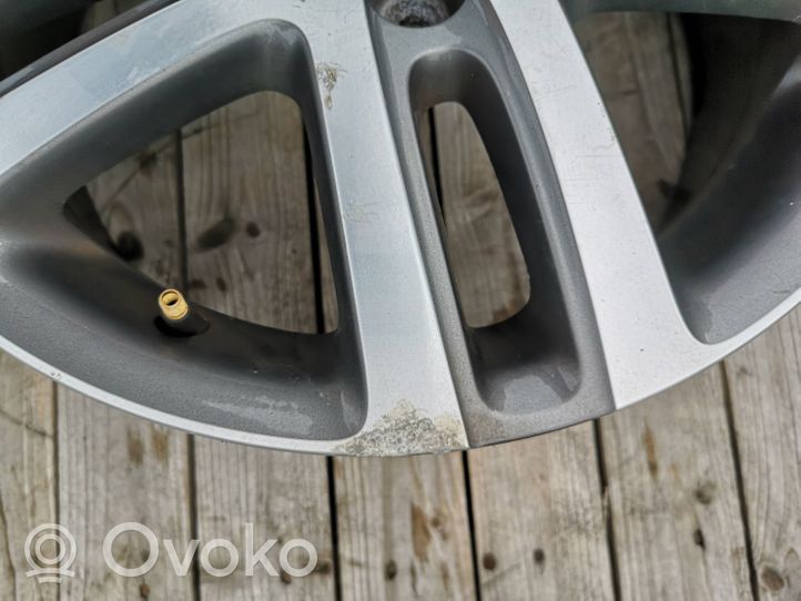 Volkswagen Jetta VI R16 alloy rim 1K0601025AJ