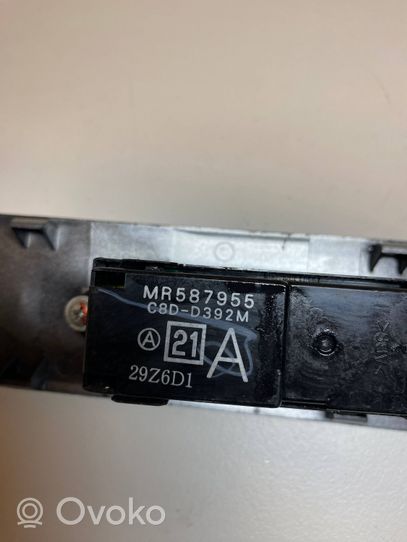 MR587955 Mitsubishi L200 Interrupteur commade lève-vitre, 20.00 € | OVOKO