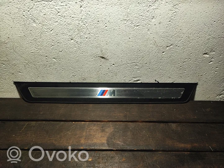 BMW 5 F10 F11 Priekinio slenksčio apdaila (vidinė) 8050053