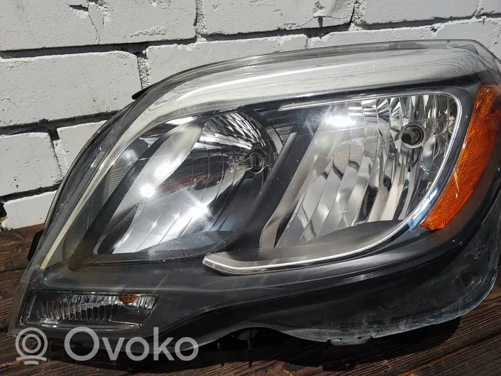 Mercedes-Benz GLK (X204) Lampa przednia A2048201339