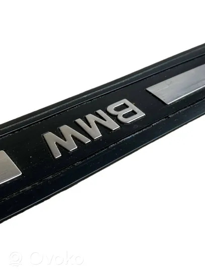 BMW 7 E65 E66 Garniture de marche-pieds arrière 7051873