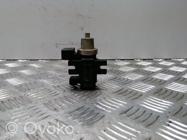 Opel Astra G Vacuum valve 897218