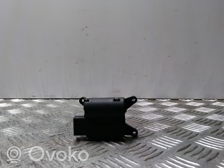 Volkswagen Touran I Oro sklendės varikliukas 0132801339