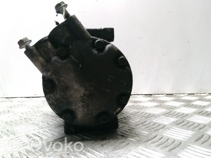 Renault Clio II Air conditioning (A/C) compressor (pump) 7700875357C