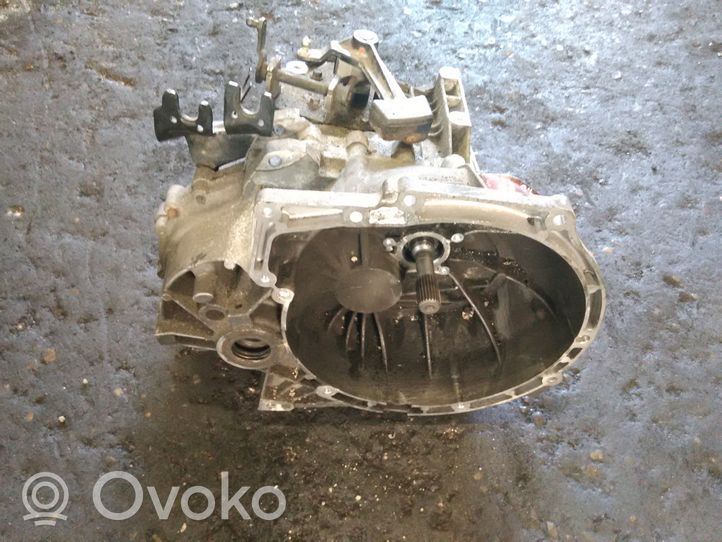 Volvo V50 Mechaninė 5 pavarų dėžė 6N5R7002ZB