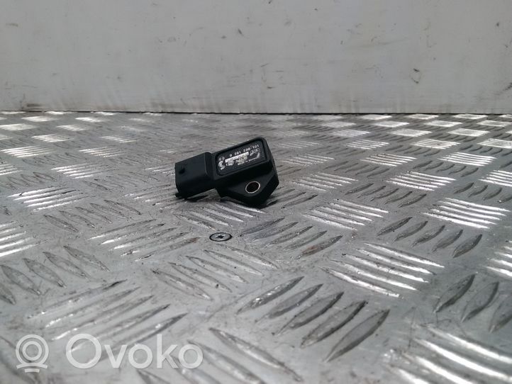 Opel Corsa C Air pressure sensor 0261230101