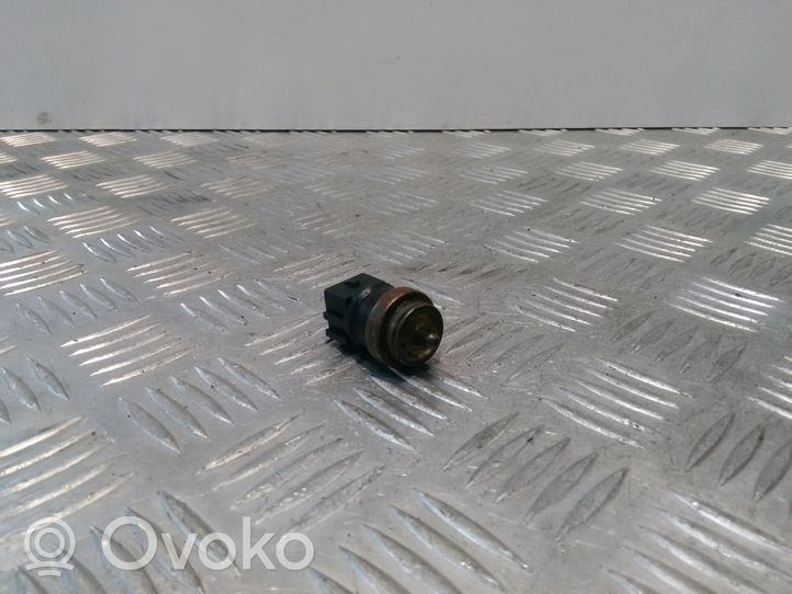 Renault Espace III Kühlmitteltemperatur Sensor Fühler Geber 8200202612