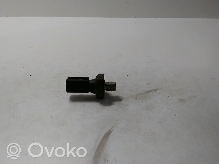 Audi A4 S4 B6 8E 8H Oil pressure sensor 038919081D