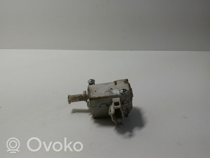 Volkswagen Golf V Serratura del tappo del serbatoio del carburante 1K6810773