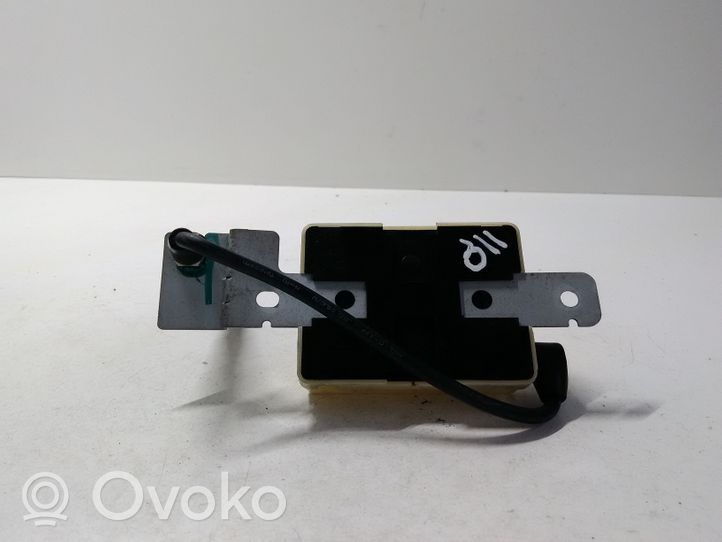 KIA Carnival Door central lock control unit/module 10R020133