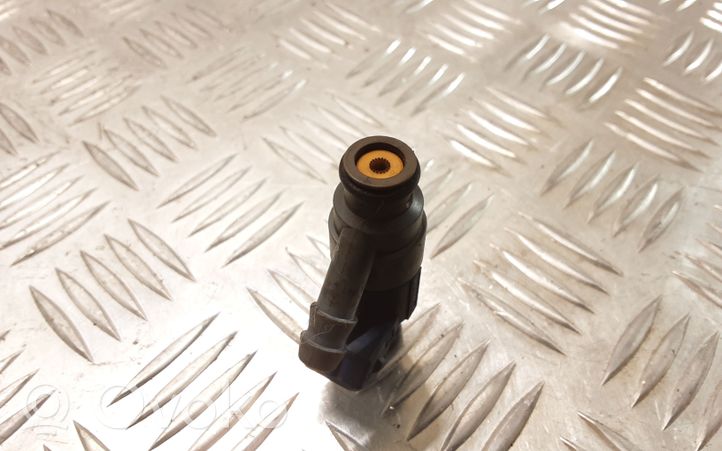 Volkswagen Bora Injecteur de carburant 06A906031C