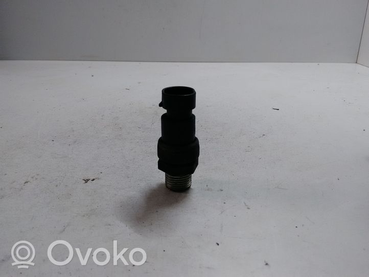 Opel Zafira A Oil pressure sensor 24577642