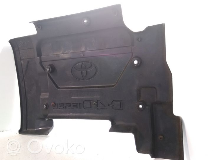 Toyota Avensis T220 Variklio dangtis (apdaila) 1261127021