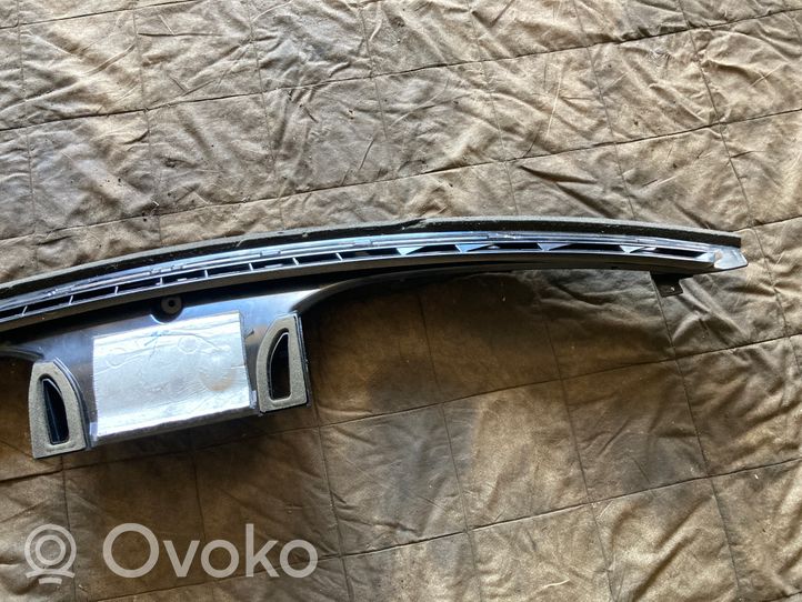 BMW X5 E70 Lango oro grotelės 6958404