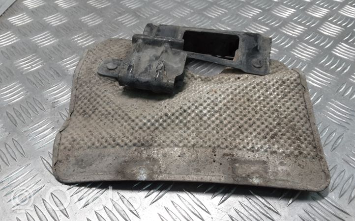 Mercedes-Benz R W251 Heat shield in engine bay 