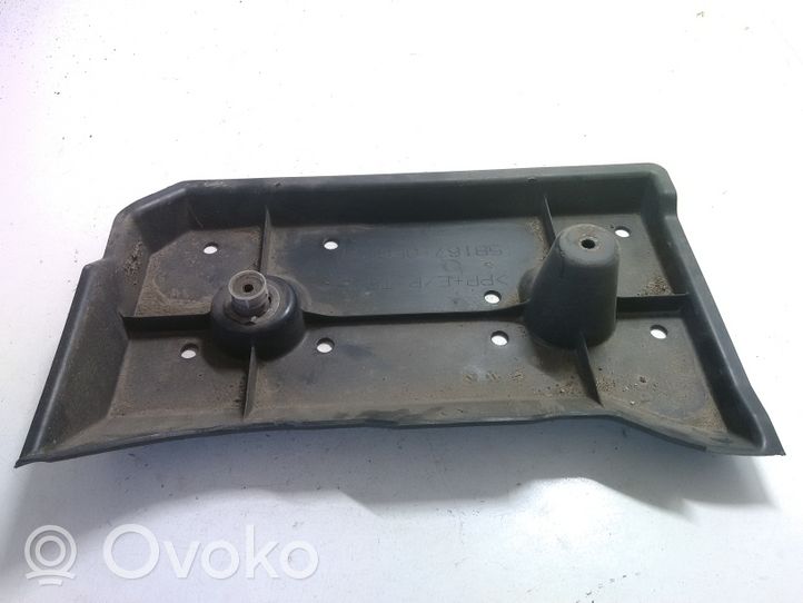 Toyota Verso Couvre-soubassement inférieur 581670F010