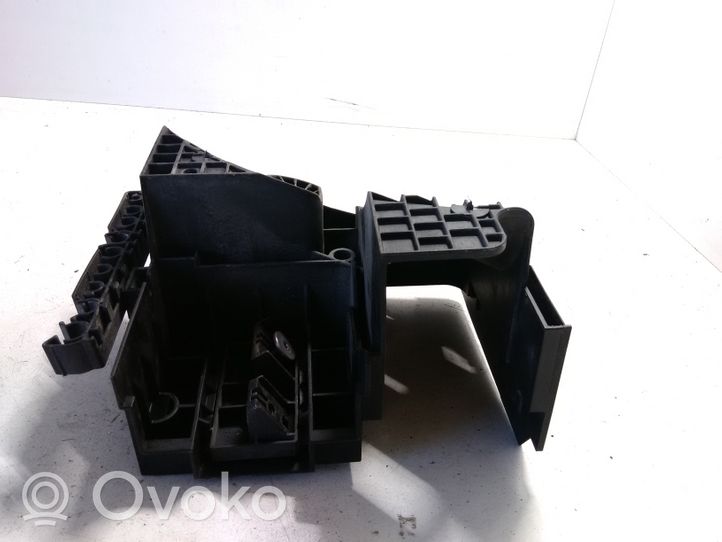 Volkswagen Caddy Fuse box cover 1K0907361B