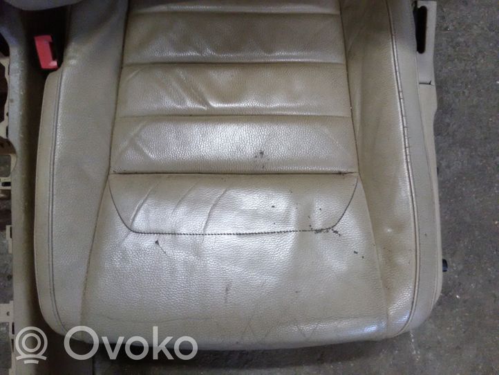 Volkswagen Touareg I Interior set 7L0881677G