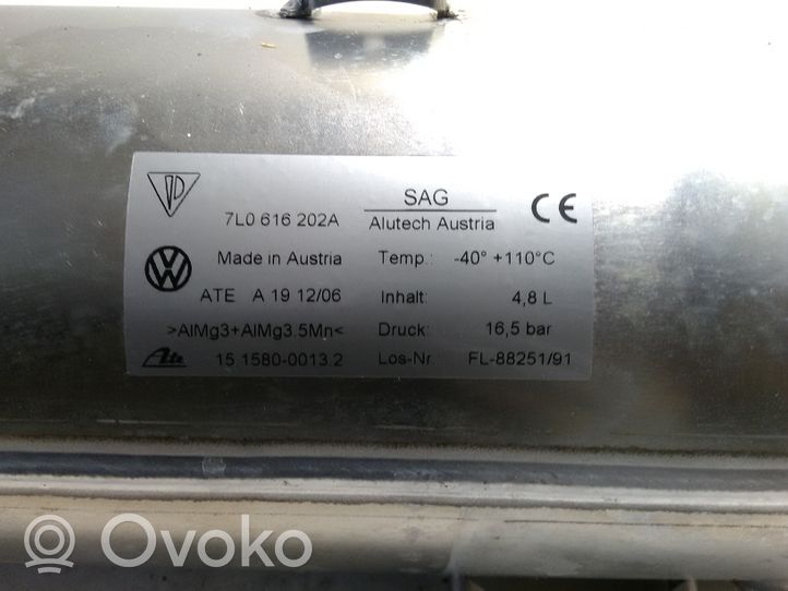 Volkswagen Touareg I Accumulateur de pression de réservoir suspension pneumatique 7L0616202A