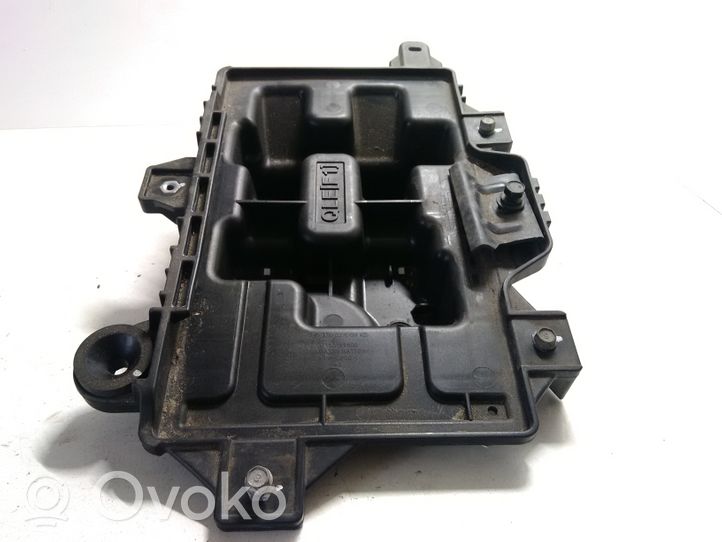 KIA Sportage Boîte de batterie 37150F1500