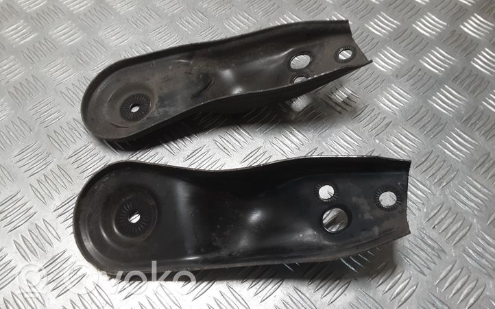 Audi A6 S6 C6 4F Cits aizmugures šasijas elements 4F0505219B