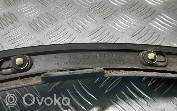 Mitsubishi Outlander Listwa błotnika tylnego 7407A303