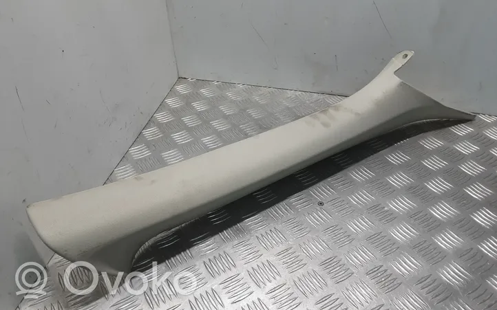 Volvo V40 (A) Revêtement de pilier 31102346