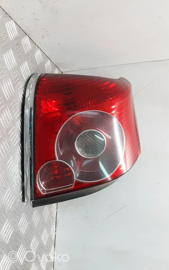 Toyota Avensis T250 Luci posteriori 
