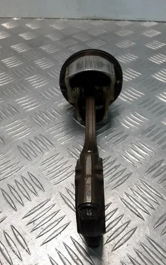 Mitsubishi Outlander Piston with connecting rod 4J11