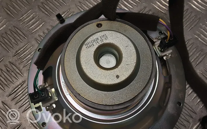 Toyota Land Cruiser (J150) Subwoofer speaker 460120AA