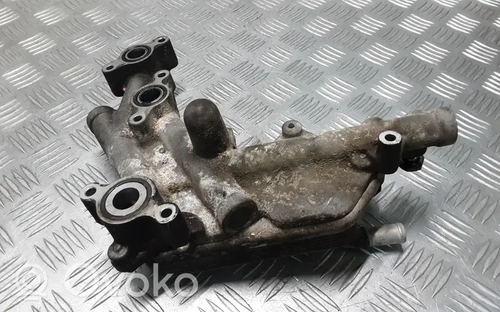 Toyota Avensis T250 Supporto di montaggio del filtro dell’olio 157100R010