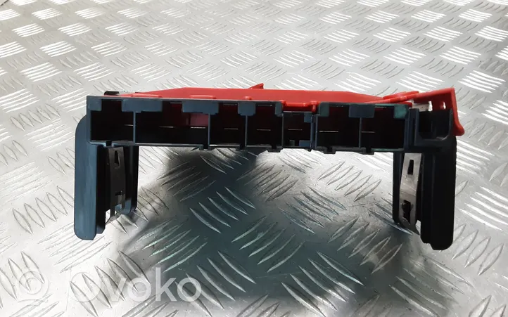 BMW 7 F01 F02 F03 F04 Drošinātāju bloks 9177773