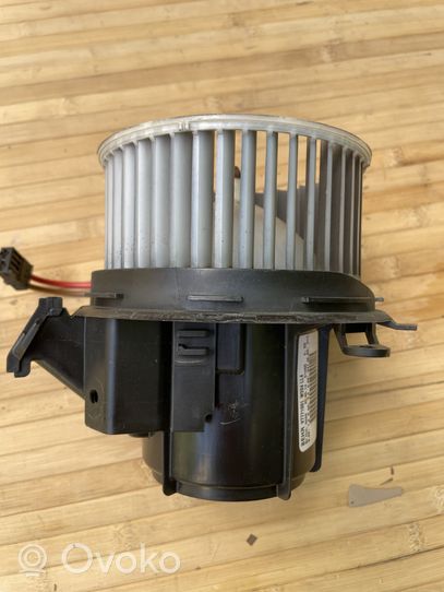 Mercedes-Benz C W204 Ventola riscaldamento/ventilatore abitacolo A2048200208