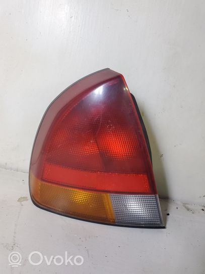 Mitsubishi Carisma Lampa tylna MB944543